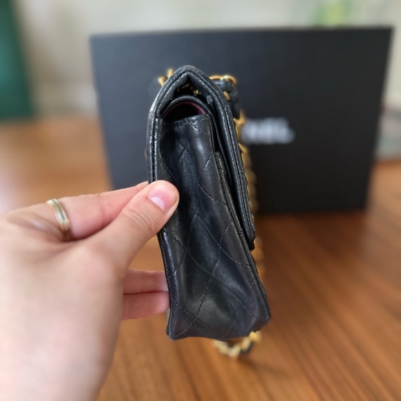 Chanel Classic Vintage Black Matelasse Medium Double Flap Bag - Picture 11 of 12